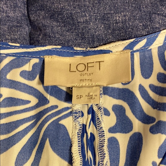 Blue and White Sleeveless V-Neck Midi Sundress - Picture 7 of 8